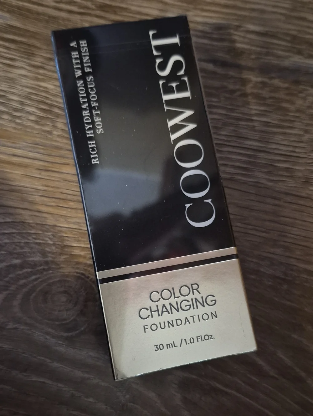 Color Changing Foundation - Nwt